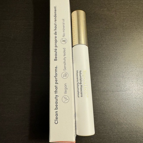 jane iredale Beyond Lash Volumizing Mascara Black .28 ml 8 g Full Size NIB - Picture 3 of 4